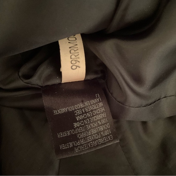 Tahari Black Two Button Blazer, Size 4 - Picture 12 of 12